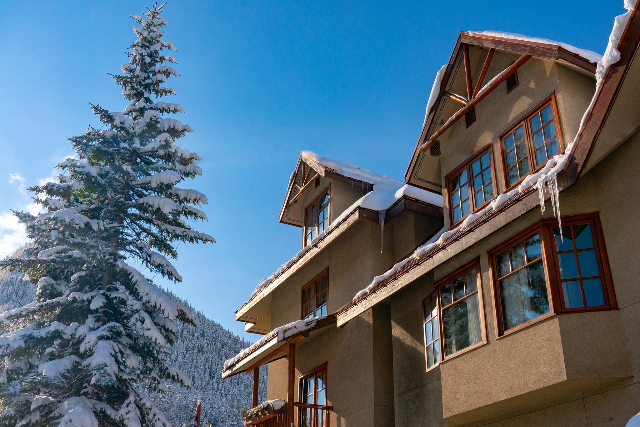 Banff Caribou Lodge And Spa Exteriör bild