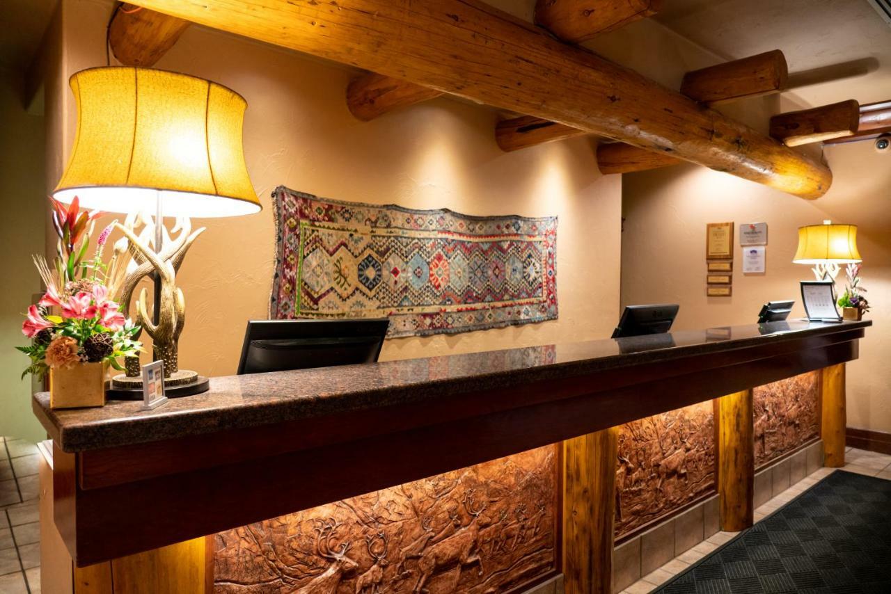 Banff Caribou Lodge And Spa Exteriör bild