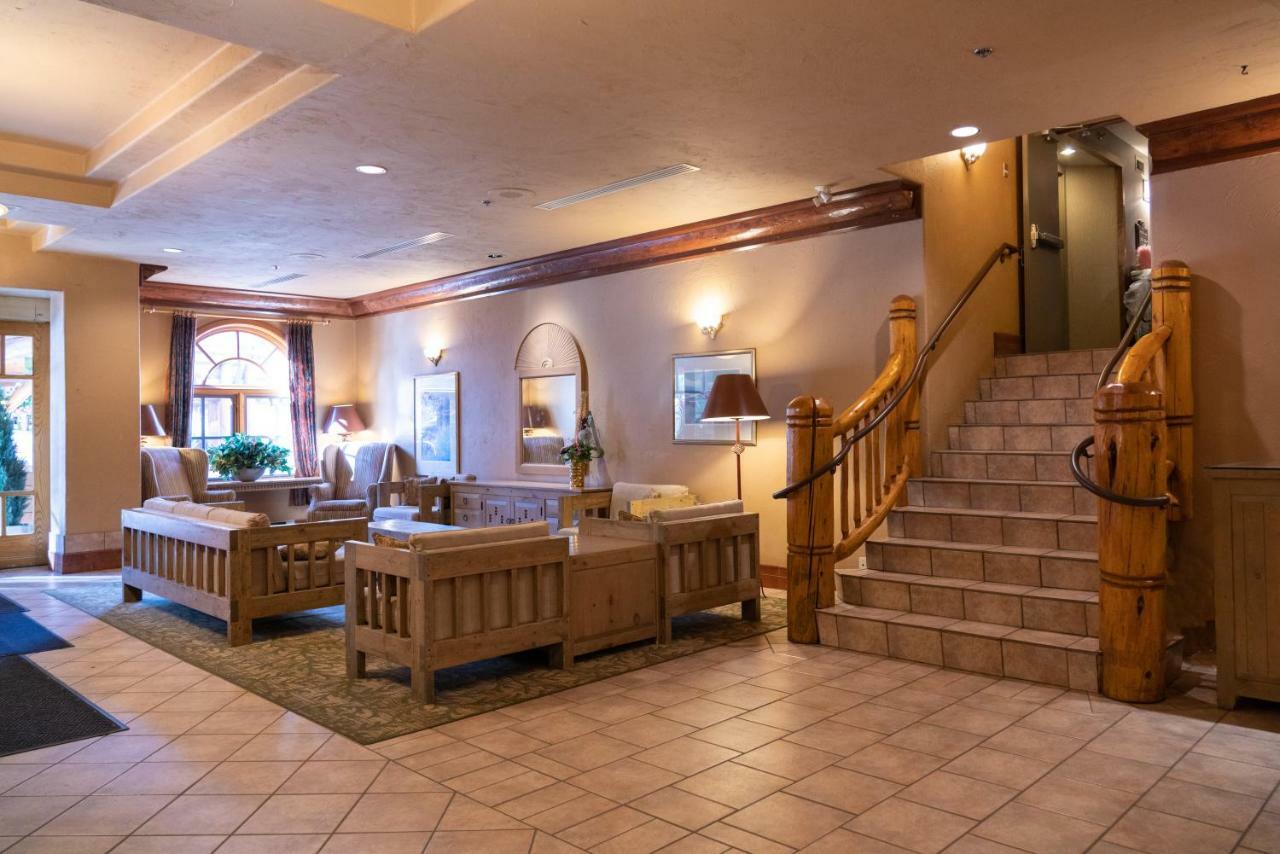Banff Caribou Lodge And Spa Exteriör bild